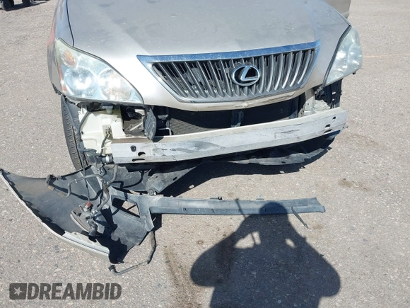 2008 Lexus RX with VIN 2T2HK31U38C057662, listed as a IAAI auction lot 41977657 with 178,847 mi miles. Bid and sale history available at carsss.com. Image 6.