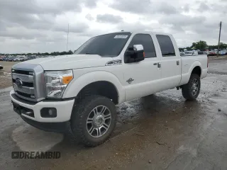 2014 Ford F-350 XLT z VIN 1FT8W3BT4EEA91035, wystawiony jako Copart lot #55410825 z przebiegiem 325 977 mil mil oraz Szkoda całkowita • Salvage title. Historia ofert i sprzedaży dostępna na DreamBid. Obrazek 1.