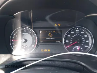 2023 Kia Forte LXS z VIN 3KPF24AD1PE592622, wystawiony jako IAAI lot #42011998 z przebiegiem 20 746 mil mil oraz . Historia ofert i sprzedaży dostępna na DreamBid. Obrazek 7.