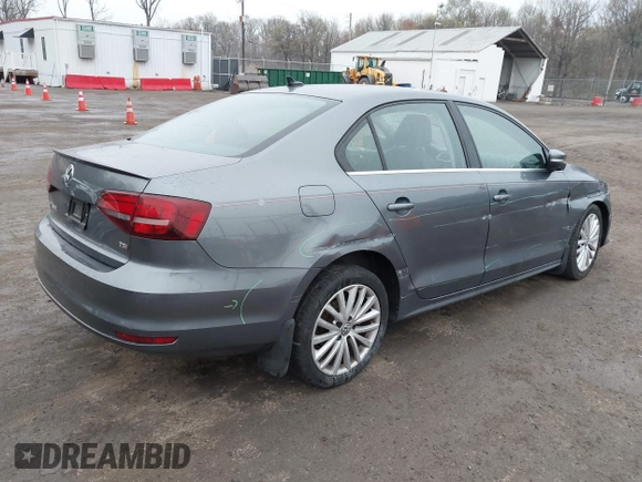2016 Volkswagen Jetta Sedan 1.8T SEL with VIN 3VWL17AJ4GM251702, listed as a IAAI auction lot 41924085 with 93,605 mi miles. Bid and sale history available at carsss.com. Image 4.