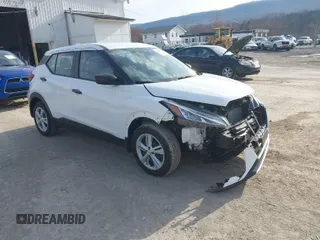 2024 Nissan Kicks S with VIN 3N1CP5BV8RL552248, listed as a IAAI auction lot 41842839 with 592 mi miles. Bid and sale history available at carsss.com. Image 1.