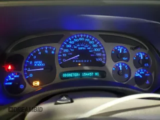 2006 GMC Sierra Denali z VIN 2GTEK63N661185470, wystawiony jako Copart lot #85517684 z przebiegiem 154 457 mil mil oraz Szkoda całkowita • Salvage title. Historia ofert i sprzedaży dostępna na DreamBid. Obrazek 9.