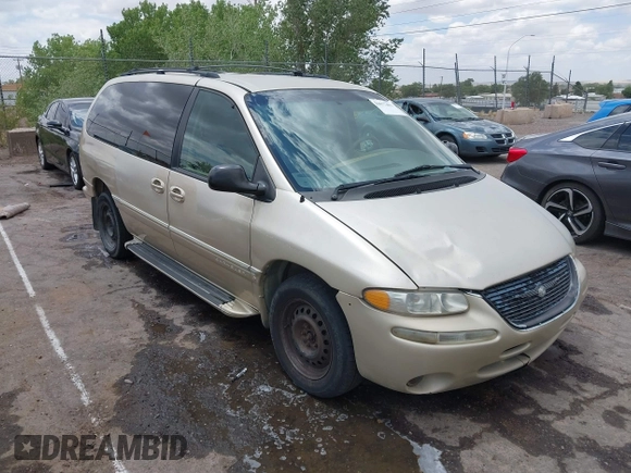 1999 Chrysler Town & Country LXi with VIN 1C4GP54L0XB512495, listed as a IAAI auction lot 39677461 with 284,495 mi miles. Bid and sale history available at carsss.com. Image 1.