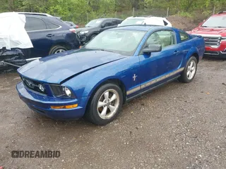 2007 Ford Mustang Deluxe with VIN 1ZVFT80NX75334686, listed as a IAAI auction lot 41922547 with 83,148 mi miles. Bid and sale history available at carsss.com. Image 2.