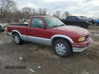 1997 GMC Sonoma SLS with VIN 1GTCS14X5V8503746, listed as a Copart auction lot 42554595 with 135,316 mi miles and Salvage Title. Bid and sale history available at carsss.com. Image 4.