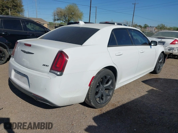 2022 Chrysler 300 Touring L with VIN 2C3CCADG9NH116354, listed as a IAAI auction lot 41753939 with 24,121 mi miles. Bid and sale history available at carsss.com. Image 4.