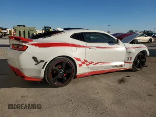 2016 Chevrolet Camaro 2LT z VIN 1G1FD1RS3G0138191, wystawiony jako Copart lot #53129775 z przebiegiem 92 770 mil mil oraz Nie do naprawy. Historia ofert i sprzedaży dostępna na DreamBid. Obrazek 3.