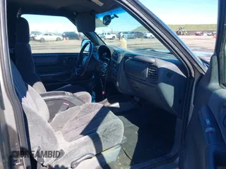2002 GMC Sonoma SL Fleet with VIN 1GTCS19W928140640, listed as a IAAI auction lot 41627309 with 183,495 mi miles and . Bid and sale history available at DreamBid. Image 5.