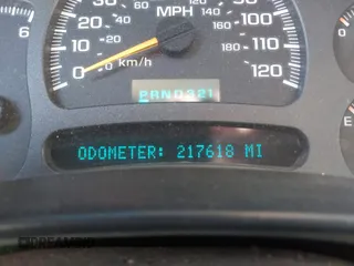 2004 Chevrolet Suburban LS with VIN 3GNEC16Z84G226272, listed as a IAAI auction lot 42603442 with 217,618 mi miles and . Bid and sale history available at DreamBid. Image 7.