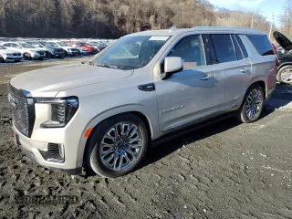 2023 GMC Yukon Denali Ultimate with VIN 1GKS2EKL5PR340438, listed as a Copart auction lot 43008615 with 8,747 mi miles and Salvage Title. Bid and sale history available at carsss.com. Image 1.