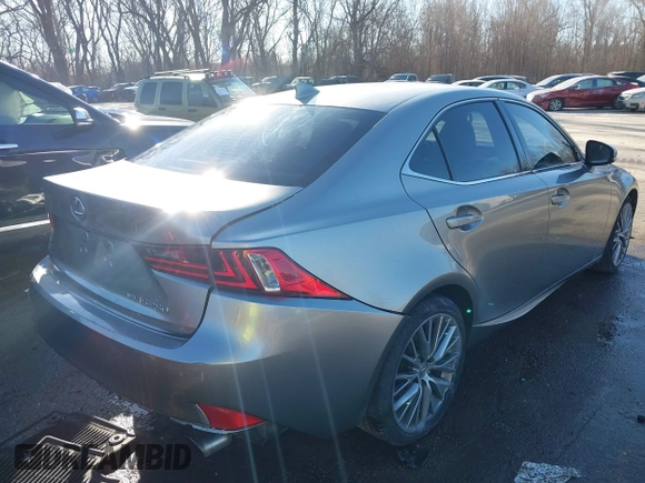 2014 Lexus IS 250 with VIN JTHCF1D24E5010861, listed as a IAAI auction lot 41686598 with 124,675 mi miles. Bid and sale history available at carsss.com. Image 4.