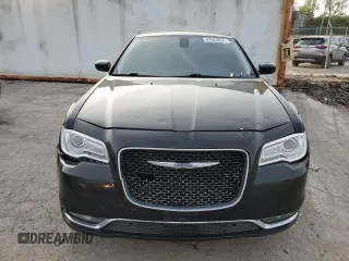 2017 Chrysler 300 Limited with VIN 2C3CCARG9HH582699, listed as a Copart auction lot 47643024 with 117,926 mi miles and Clean title. Bid and sale history available at DreamBid. Image 5.