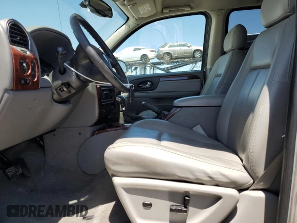 2008 GMC Envoy SLT z VIN 1GKDT13S082103595, wystawiony jako Copart lot #58811845 z przebiegiem 146 779 mil mil oraz Szkoda całkowita • Salvage title. Historia ofert i sprzedaży dostępna na DreamBid. Obrazek 7.