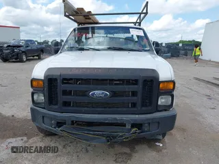 2008 Ford F-250 with VIN 1FDNF20528EB25359, listed as a IAAI auction lot 42334624 with 127,005 mi miles and . Bid and sale history available at DreamBid. Image 12.