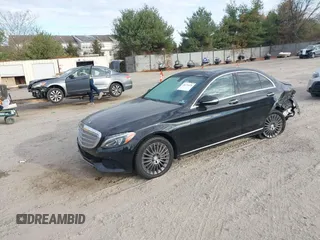 2015 Mercedes-Benz C-Class C 300 Luxury with VIN 55SWF4KB5FU020462, listed as a IAAI auction lot 40770678 with 136,442 mi miles. Bid and sale history available at carsss.com. Image 2.