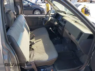 1988 Nissan Hardbody z VIN 1N6ND11S0JC345025, wystawiony jako IAAI lot #41899460 z przebiegiem 132 502 mil mil oraz . Historia ofert i sprzedaży dostępna na DreamBid. Obrazek 5.