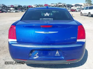 2018 Chrysler 300 Limited z VIN 2C3CCAEG8JH243461, wystawiony jako IAAI lot #42276459 z przebiegiem 111 750 mil mil oraz . Historia ofert i sprzedaży dostępna na DreamBid. Obrazek 16.