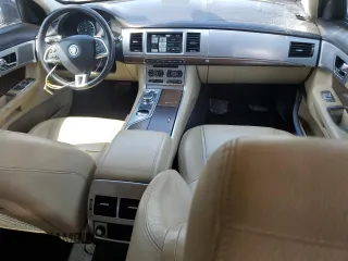 2013 Jaguar XF I4 RWD with VIN SAJWA0ES6DPS88882, listed as a Copart auction lot 70230634 with 84,496 mi miles and Salvage Title. Bid and sale history available at carsss.com. Image 8.