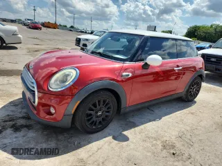 2015 MINI Hardtop с VIN WMWXM5C59FT939742, выставлен на аукционе Copart как лот 63778555 с пробегом 110 428 миль миль и Списание • Salvage title. История ставок и продаж доступна на DreamBid. Изображение 1.