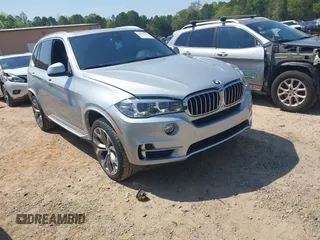 2017 BMW X5 sDrive35i z VIN 5UXKR2C33H0X03702, wystawiony jako IAAI lot #41999949 z przebiegiem 104 065 mil mil oraz . Historia ofert i sprzedaży dostępna na DreamBid. Obrazek 1.