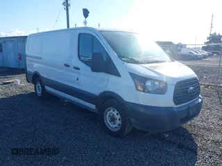 2016 Ford Transit Cargo z VIN 1FTYE1YM3GKB35425, wystawiony jako IAAI lot #41700349 z przebiegiem 260 482 mil mil oraz . Historia ofert i sprzedaży dostępna na DreamBid. Obrazek 1.