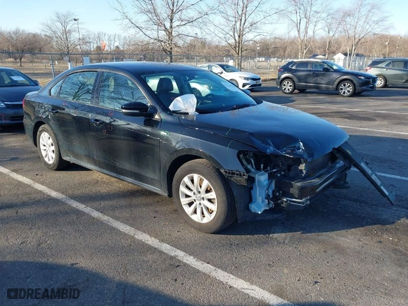 2015 Volkswagen Passat 1.8T Wolfsburg Ed with VIN 1VWAT7A34FC004649, listed as a IAAI auction lot 41728398 with 91,651 mi miles. Bid and sale history available at carsss.com. Image 6.