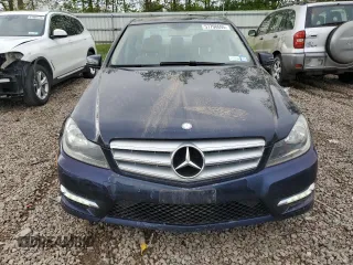 2013 Mercedes-Benz C 300 Sport z VIN WDDGF8AB6DR300385, wystawiony jako Copart lot #57798695 z przebiegiem 131 612 mil mil oraz Szkoda całkowita • Salvage title. Historia ofert i sprzedaży dostępna na DreamBid. Obrazek 5.