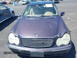 2003 Mercedes-Benz C 240 z VIN WDBRF61J43E010505, wystawiony jako IAAI lot #42353033 z przebiegiem Nie podano mil oraz . Historia ofert i sprzedaży dostępna na DreamBid. Obrazek 6.