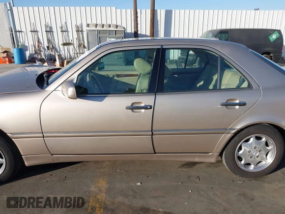 2000 Mercedes-Benz C 230 Kompressor with VIN WDBHA24G9YA856825, listed as a IAAI auction lot 41418925 with 99,616 mi miles and . Bid and sale history available at carsss.com. Image 14.