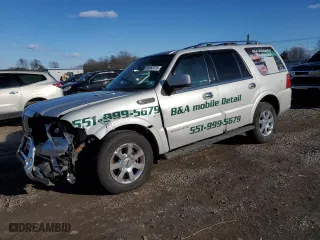 2006 Lincoln Navigator Luxury with VIN 5LMFU28546LJ12469, listed as a Copart auction lot 45555725 with 171,199 mi miles and Salvage Title. Bid and sale history available at carsss.com. Image 1.