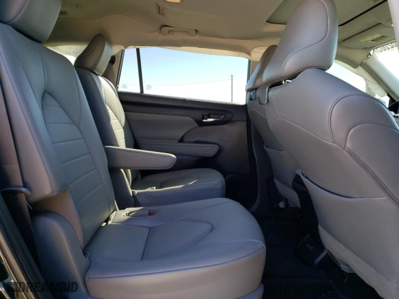 2021 Toyota Highlander XLE with VIN 5TDGZRAH7MS048515, listed as a Copart auction lot 47862005 with 88,618 mi miles and Salvage Title. Bid and sale history available at carsss.com. Image 11.