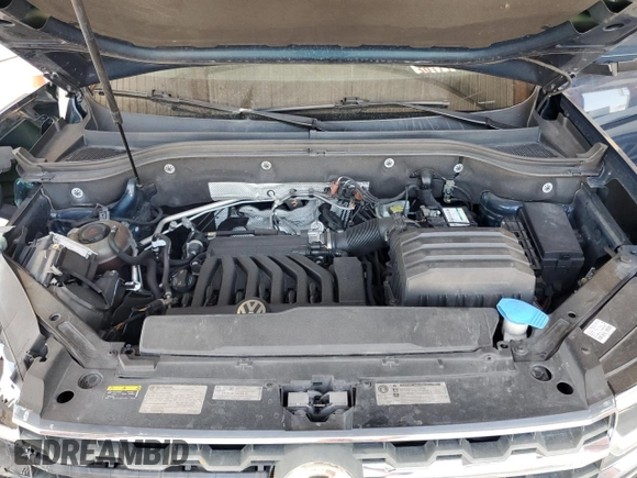 2018 Volkswagen Atlas SE with VIN 1V2DR2CA2JC579756, listed as a Copart auction lot 52103165 with 102,437 mi miles and Salvage title. Bid and sale history available at DreamBid. Image 12.
