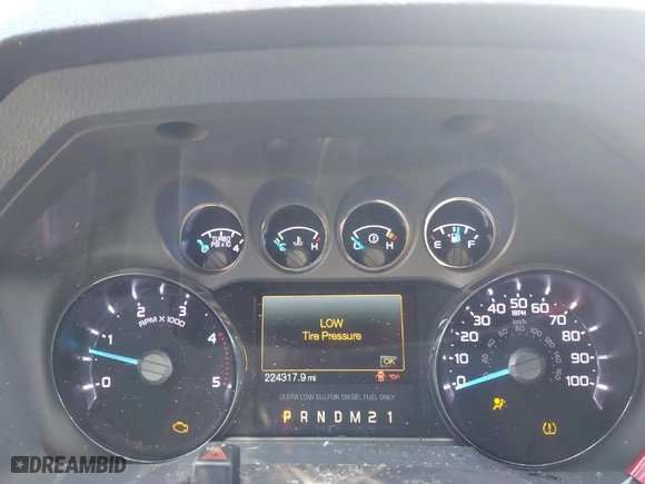 2015 Ford Super Duty F-250 SRW XLT with VIN 1FT7X2BT2FED37097, listed as a IAAI auction lot 41084977 with 224,317 mi miles. Bid and sale history available at carsss.com. Image 7.