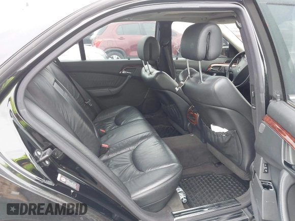2005 Mercedes-Benz S-Class 5.0L with VIN WDBNG84J15A455944, listed as a IAAI auction lot 42020939 with 111,672 mi miles. Bid and sale history available at carsss.com. Image 8.