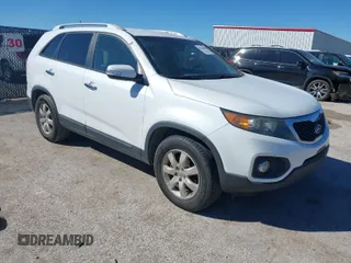 2013 Kia Sorento LX with VIN 5XYKT4A2XDG337427, listed as a IAAI auction lot 41730880 with 219,984 mi miles. Bid and sale history available at carsss.com. Image 1.
