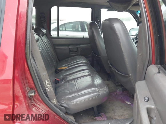 2000 Ford Explorer XLT z VIN 1FMZU83P7YUB75946, wystawiony jako IAAI lot #42082045 z przebiegiem 192 667 mil mil oraz . Historia ofert i sprzedaży dostępna na DreamBid. Obrazek 8.