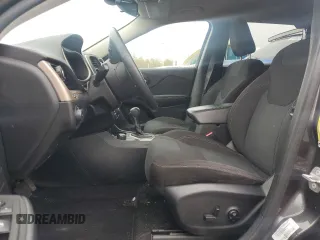 2016 Jeep Cherokee Latitude с VIN 1C4PJMCS6GW156471, выставлен на аукционе Copart как лот 54833225 с пробегом 127 531 миль миль и Списание • Salvage title. История ставок и продаж доступна на DreamBid. Изображение 7.