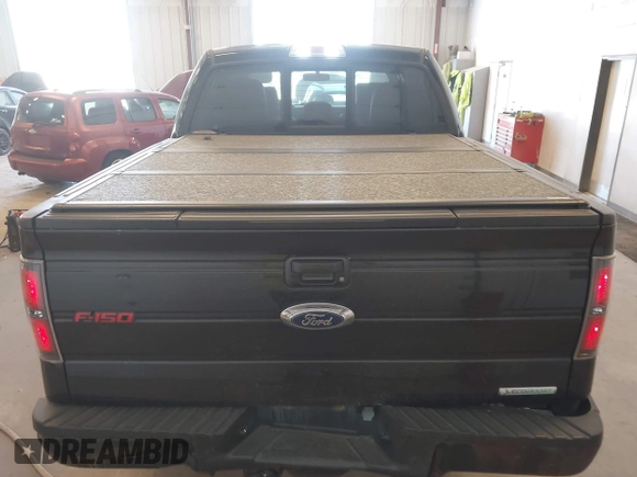2013 Ford F-150 XL z VIN 1FTFW1ETXDFA63062, wystawiony jako IAAI lot #42370055 z przebiegiem 209 750 mil mil oraz . Historia ofert i sprzedaży dostępna na DreamBid. Obrazek 17.