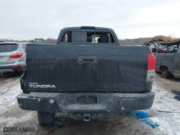 2007 Toyota Tundra SR5 with VIN 5TBRV54107S471400, listed as a IAAI auction lot 41643894 with 261,347 mi miles. Bid and sale history available at carsss.com. Image 16.
