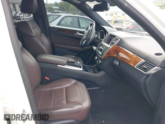 2014 Mercedes-Benz M 550 with VIN 4JGDA7DBXEA328591, listed as a IAAI auction lot 42487544 with 122,136 mi miles and . Bid and sale history available at DreamBid. Image 5.