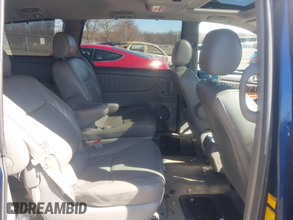 2007 Toyota Sienna XLE with VIN 5TDZK22C07S056161, listed as a IAAI auction lot 41820123 with 206,675 mi miles. Bid and sale history available at carsss.com. Image 8.