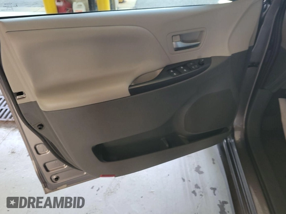 2020 Toyota Sienna LE with VIN 5TDJZ3DC2LS251216, listed as a IAAI auction lot 42613559 with 36,699 mi miles and . Bid and sale history available at DreamBid. Image 3.