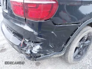 2013 BMW X5 xDrive50i с VIN 5UXZV8C57D0C15445, выставлен на аукционе IAAI как лот 42508989 с пробегом 102 212 миль миль и . История ставок и продаж доступна на DreamBid. Изображение 21.