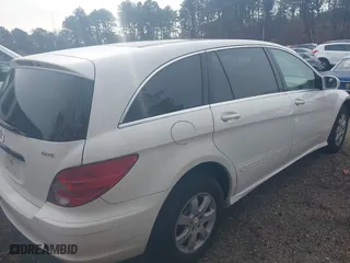 2007 Mercedes-Benz R-Class 3.5L with VIN 4JGCB65E67A053042, listed as a IAAI auction lot 41497759 with 107,104 mi miles. Bid and sale history available at carsss.com. Image 4.