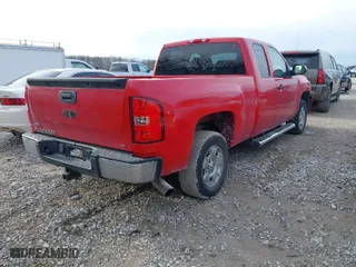 2011 Chevrolet Silverado 1500 LT with VIN 1GCRCSE06BZ301714, listed as a IAAI auction lot 41846876 with 101,628 mi miles. Bid and sale history available at carsss.com. Image 4.