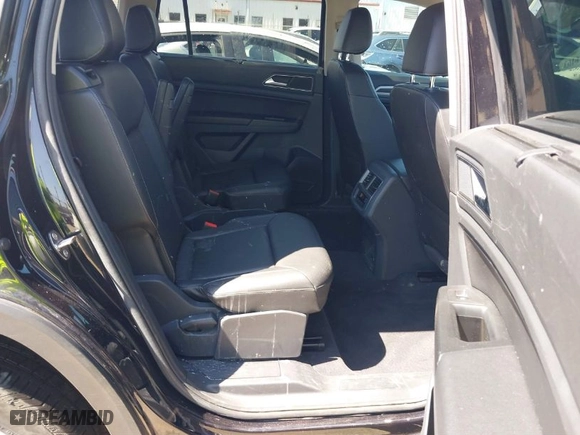 2019 Volkswagen Atlas 3.6L V6 SE w/Technology with VIN 1V2WR2CA7KC525508, listed as a IAAI auction lot 41876463 with 80,467 mi miles. Bid and sale history available at carsss.com. Image 8.