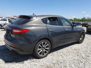 2017 Maserati Levante S z VIN ZN661YUL3HX230501, wystawiony jako Copart lot #56380275 z przebiegiem 82 058 mil mil oraz Czysty tytuł • Clean title. Historia ofert i sprzedaży dostępna na DreamBid. Obrazek 3.