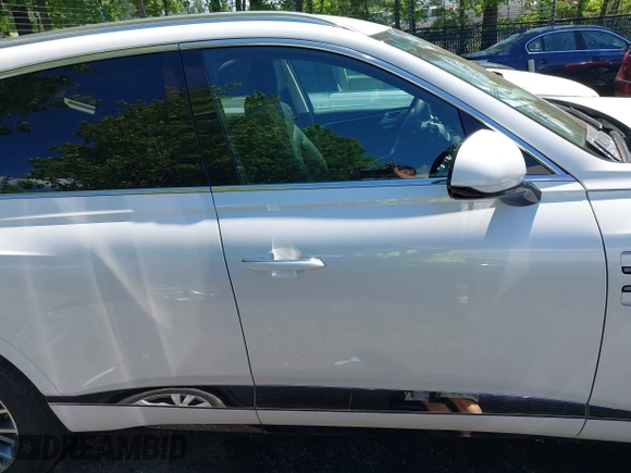 2025 Genesis GV80 Standard with VIN KMUHFESB4SU248645, listed as a IAAI auction lot 42201397 with 10,938 mi miles and . Bid and sale history available at DreamBid. Image 13.