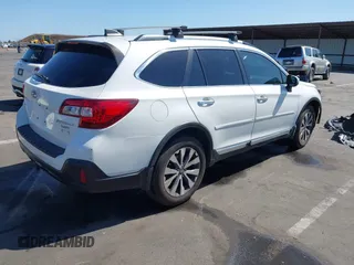 2018 Subaru Outback Touring z VIN 4S4BSETC7J3262485, wystawiony jako IAAI lot #42328415 z przebiegiem 193 119 mil mil oraz . Historia ofert i sprzedaży dostępna na DreamBid. Obrazek 4.