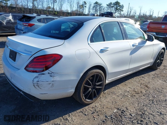 2018 Mercedes-Benz C 300 z VIN WDDWF4KB7JR351702, wystawiony jako IAAI lot #41979629 z przebiegiem 110 799 mil mil oraz . Historia ofert i sprzedaży dostępna na DreamBid. Obrazek 4.